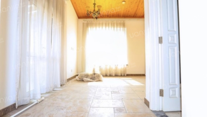 临水系独栋别墅，诚意出售，房本在手，随时过户.-卧室D