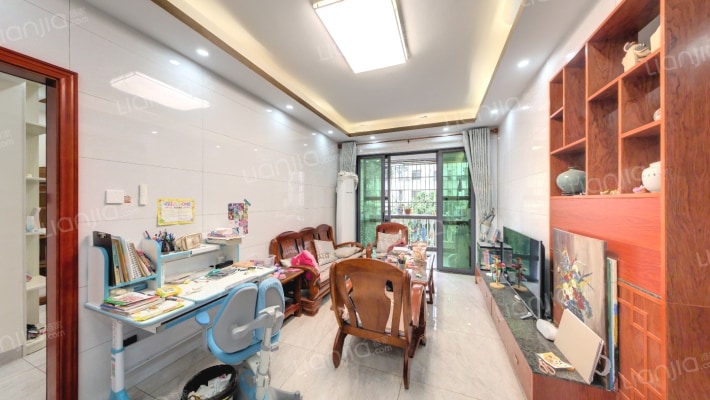 万辉花园二手房实景图