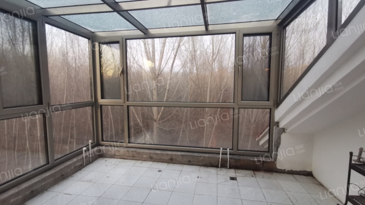 70年大产权，房证满二，次新房，通勤北京，交通方便。-卫生间B