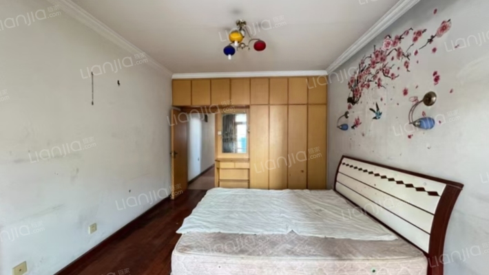 名流公寓 南北通透大两居 中间楼层 简单装修-卧室A