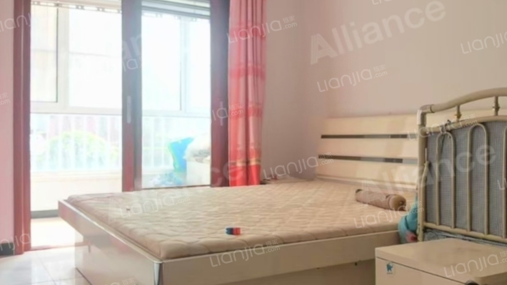 此房电梯房，中间楼层，毛坯房，可随意装修，房本在手-卧室A