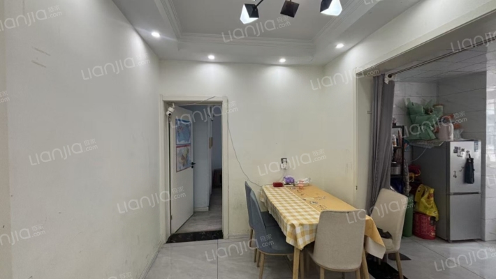 清江商场宿舍小区二手房实景图