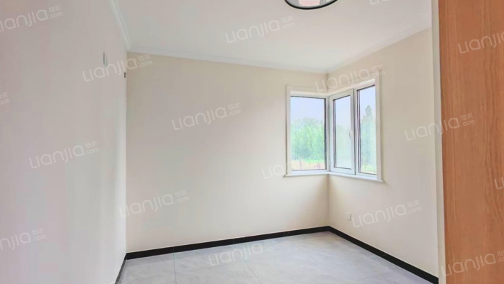 精装未住三居室 南北通透  采光好  全天无遮挡-卧室B