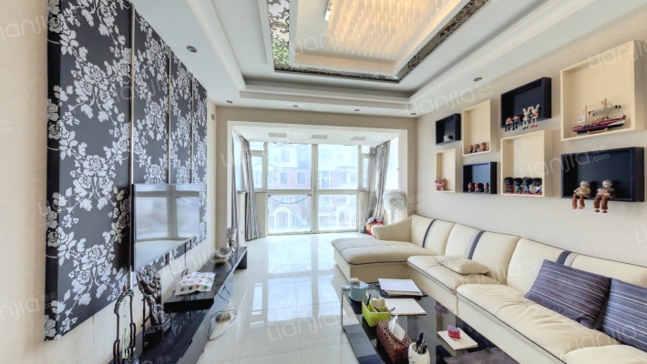 香格蔚蓝B区二手房实景图