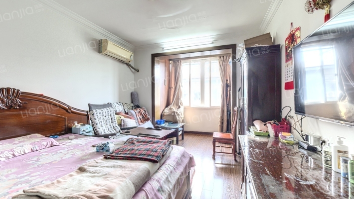 世界路151弄二手房实景图