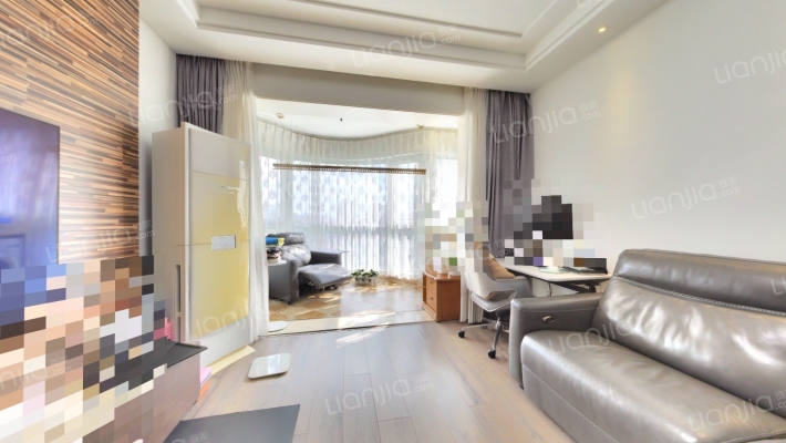 天山河畔花园二手房实景图