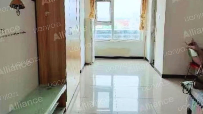 开发区 钻石广场 1居室 业主急售 带装修 满二-客厅