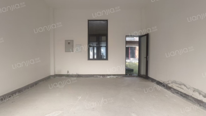 三峨街998号二手房实景图