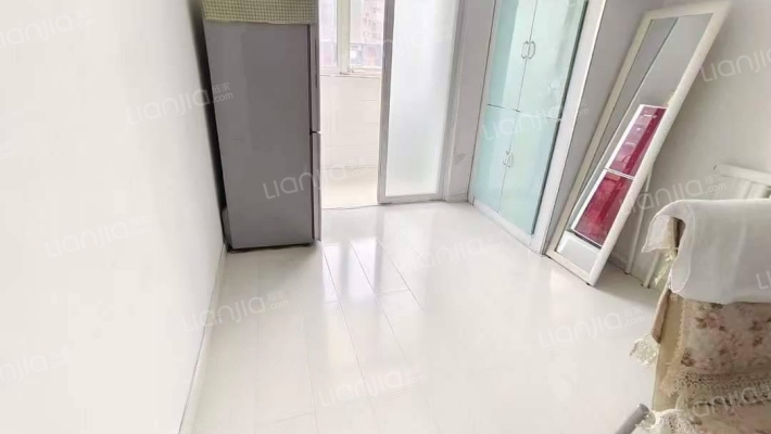 金桥社区二轻小区二手房实景图