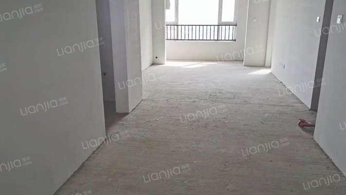 众人翡丽湾二手房实景图