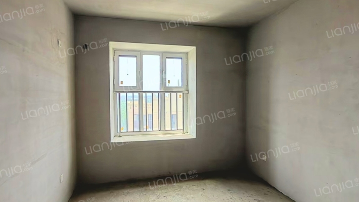 70年大产权，房证满二，次新房，通勤北京，交通方便。-卧室A