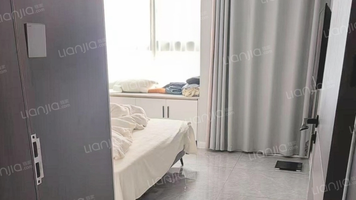 河畔春风二手房实景图