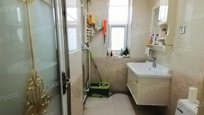 大型社区，地理位置优越，经典三居，南北通透视野好-卫生间