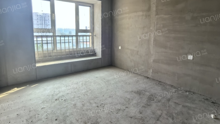 钻石商圈南北通过三居，楼前无遮挡-卧室C