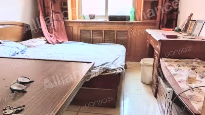 全南两居  低楼层  七十年大产权-卧室A