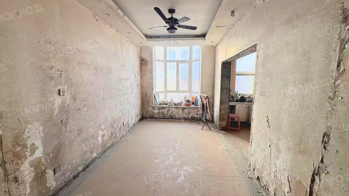 温莎独栋别墅 带大院子精装修 业主靠谱出售 看房方便-客厅C