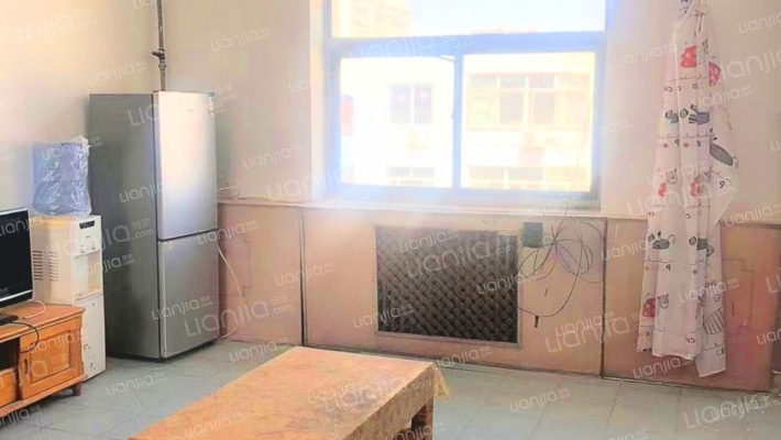 范阳主路， 楼间距大， 采光充足， 户型方正，税低-客厅