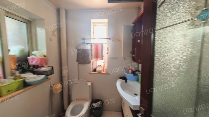 豪门庄园 4室2厅 南 北-卫生间B