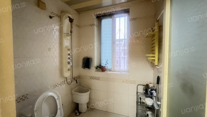 永安小区 4室2厅 南 北-卫生间A