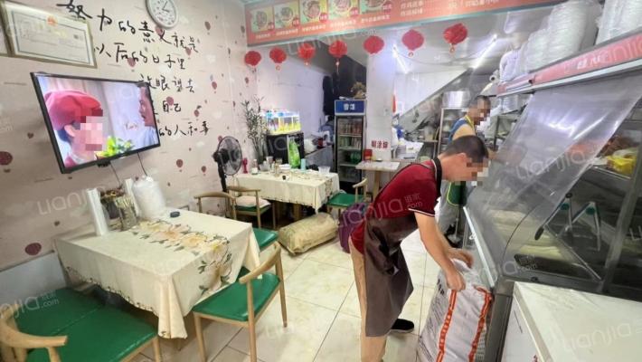 凯利汽车广场二手房实景图