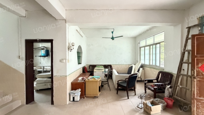 靖海二中小区二手房实景图