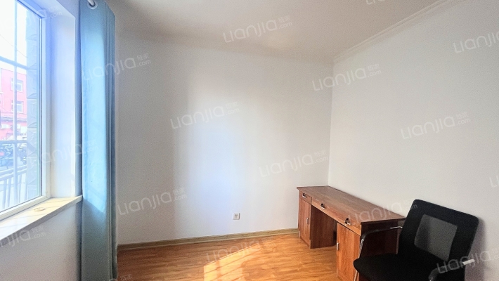 正规三居，三义西 丁方便，税费低靠谱卖视野开阔-卧室B