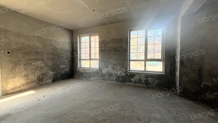 丹佛尔湾独栋别墅，诚意出售，房本在手，随时过户.-餐厅