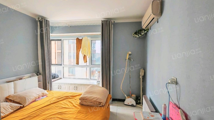 急售三利南北向四居，精装修，价格美丽可小叨-卧室A