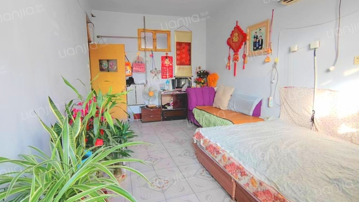 实验中学住宅楼二手房实景图