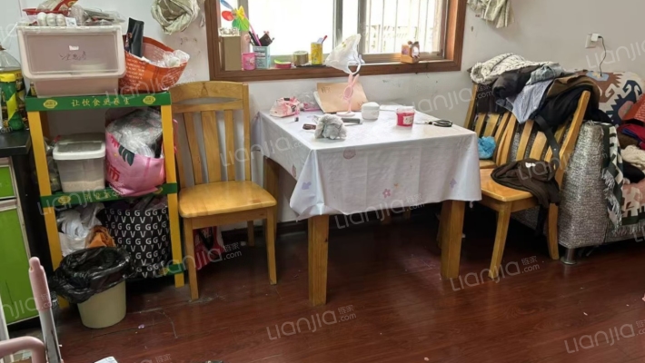 棋盘山路一百三十一号二手房实景图