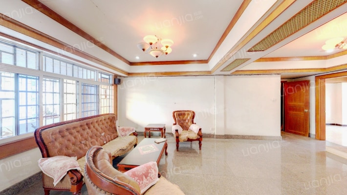 康达大厦二手房实景图