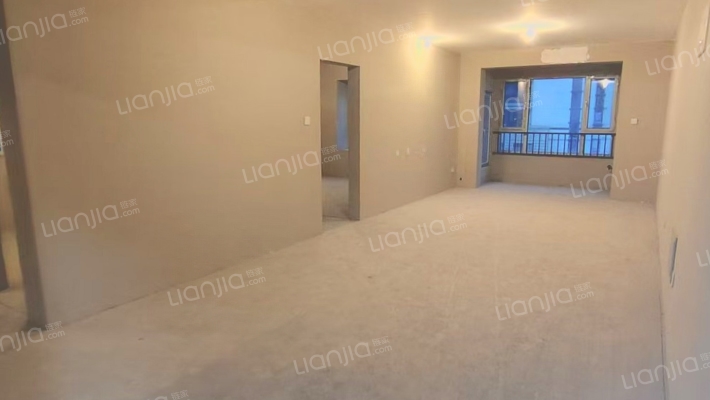 急售铂悦山，大三居，南北向，价格美丽-客厅