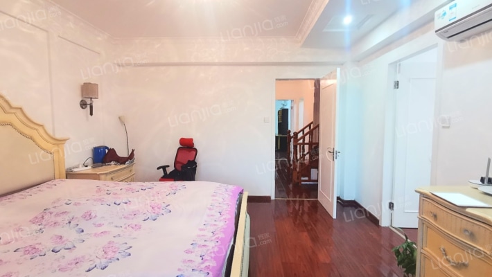 70年大产权，房证满二，次新房，通勤北京，交通方便。-卧室E