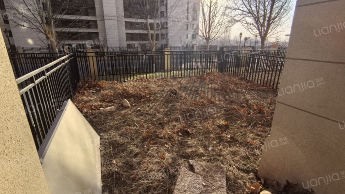 大社区 南北通透 好楼层 采光视野好 北京公交直达小区-花园