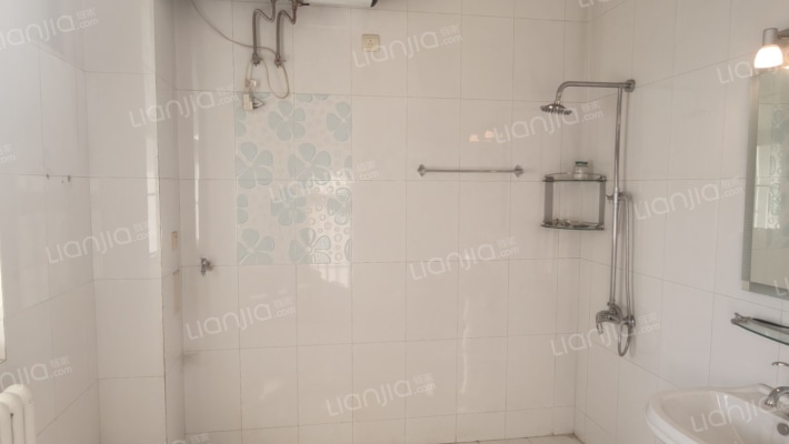 急售琉璃湖精装双拼别墅，精装修，价格美丽-卫生间C