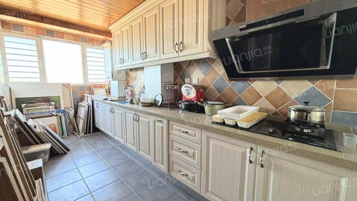 此房房本满五年税费低，采光没有遮挡-厨房