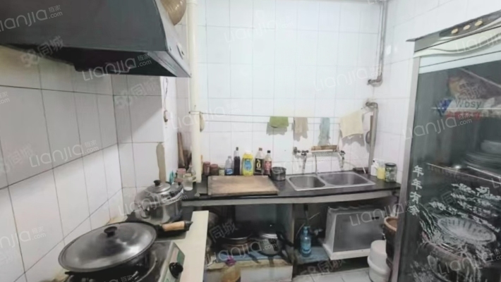 板楼，公摊小，南北通透两居，无遮挡，采光很好-厨房