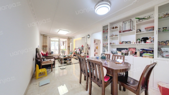 兴阁里小区二手房实景图