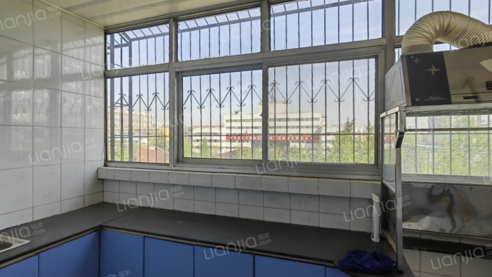 开发区槐林新村南北通透两居生活方便带小房-厨房