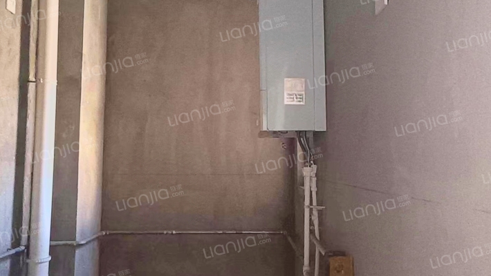 德信公园旁大两居，设施配套齐全。-厨房