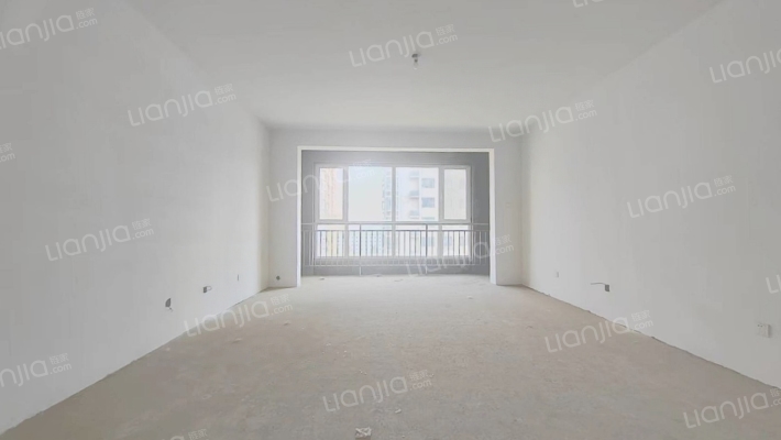 金竹花园南北通透大三居，视野开阔，配套齐全。-客厅