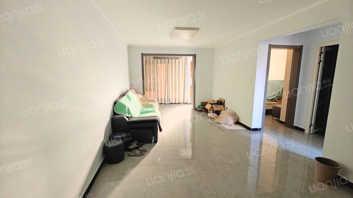 大社区 南北通透 好楼层 采光视野好 北京公交直达小区-客厅