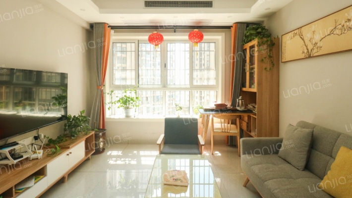滨江路电梯精装2房，带中 央空调，直接拎包入住-客厅