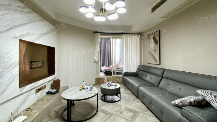 隆天丽苑二手房实景图