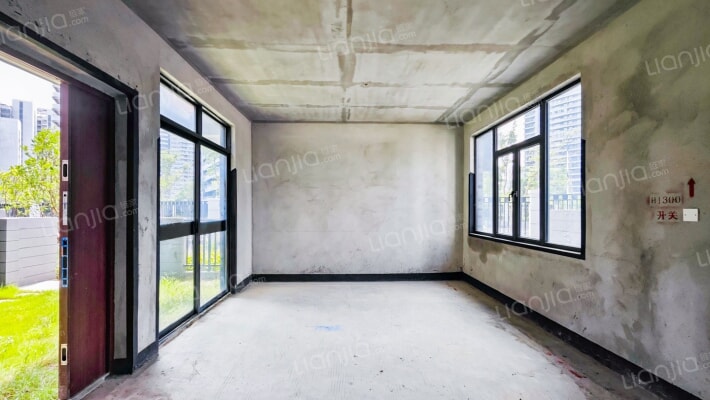 彰泰红树湾翡翠墅二手房实景图