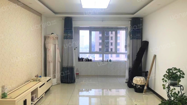 出售香邑溪谷玫瑰园南北通透三居  精装修-客厅