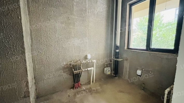 此房是下跃户型 房本满二 着急出售-厨房