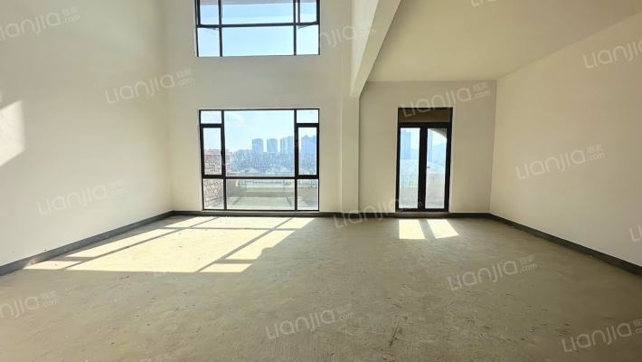 保利公园2010温莎爱丁堡小镇二手房实景图