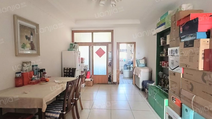 南北通透大三居，户型方正，明厨明卫，集中供暖-餐厅