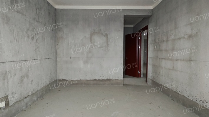 龙新苑二手房实景图